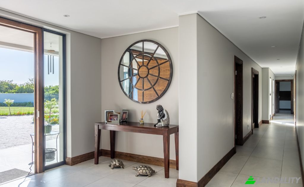 Single Family Home for Sale George, Garden Route District Municipality, Western Cape, South Africa. Photo 4