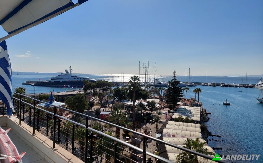 Apartment for Sale Akti Kountouriotou, Pireas, Attica, Decentralized Administration of Attica, Greece. Photo 2