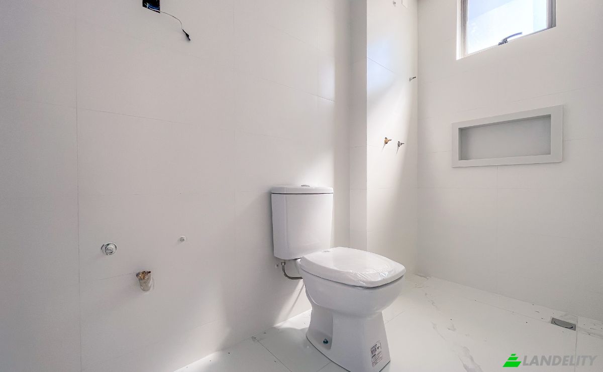 Apartment for Sale Av Nereu Ramos, Meia Praia, Itapema, State of Santa Catarina, Brazil, 88220. Photo 4