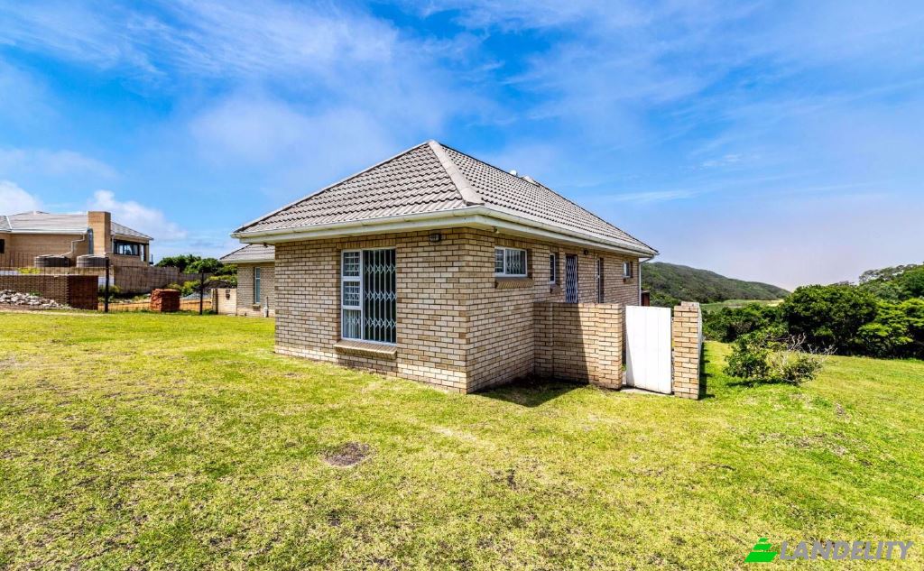 Single Family Home for Sale Zaminyama Dr, East London, Buffalo City Metropolitan Municipality, Eastern Cape, South Africa. Photo 10