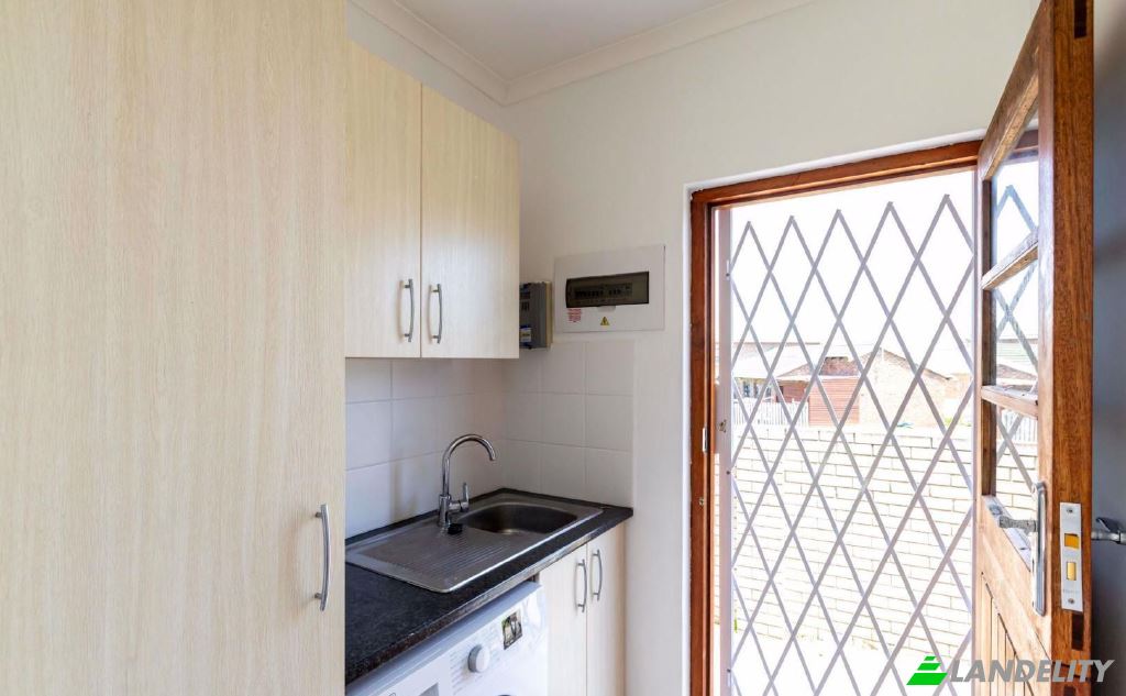 Single Family Home for Sale Zaminyama Dr, East London, Buffalo City Metropolitan Municipality, Eastern Cape, South Africa. Photo 19