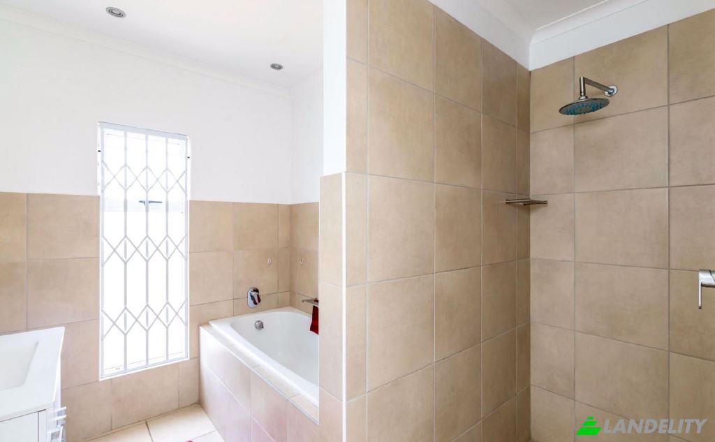 Single Family Home for Sale Zaminyama Dr, East London, Buffalo City Metropolitan Municipality, Eastern Cape, South Africa. Photo 20