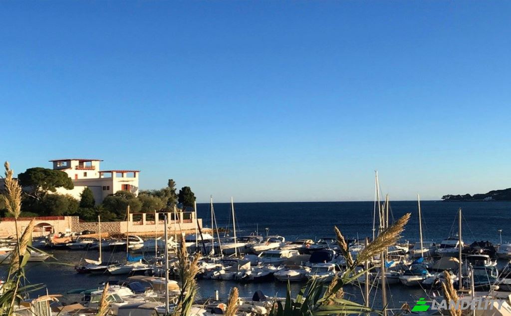 Apartment for Sale Rue du Mai, 06310 Beaulieu-sur-Mer, Beaulieu-sur-Mer, Alpes-Maritimes, Provence-Alpes-Cote dAzur, France. Photo 9