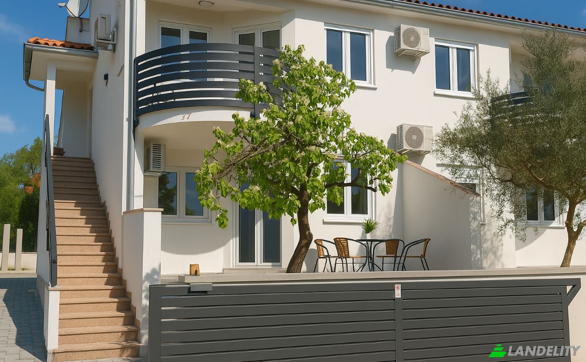 Single Family Home for Sale Stinjanska Cesta 37, 52100, Pula, Grad Pula, Istria County, Croatia. Photo 1