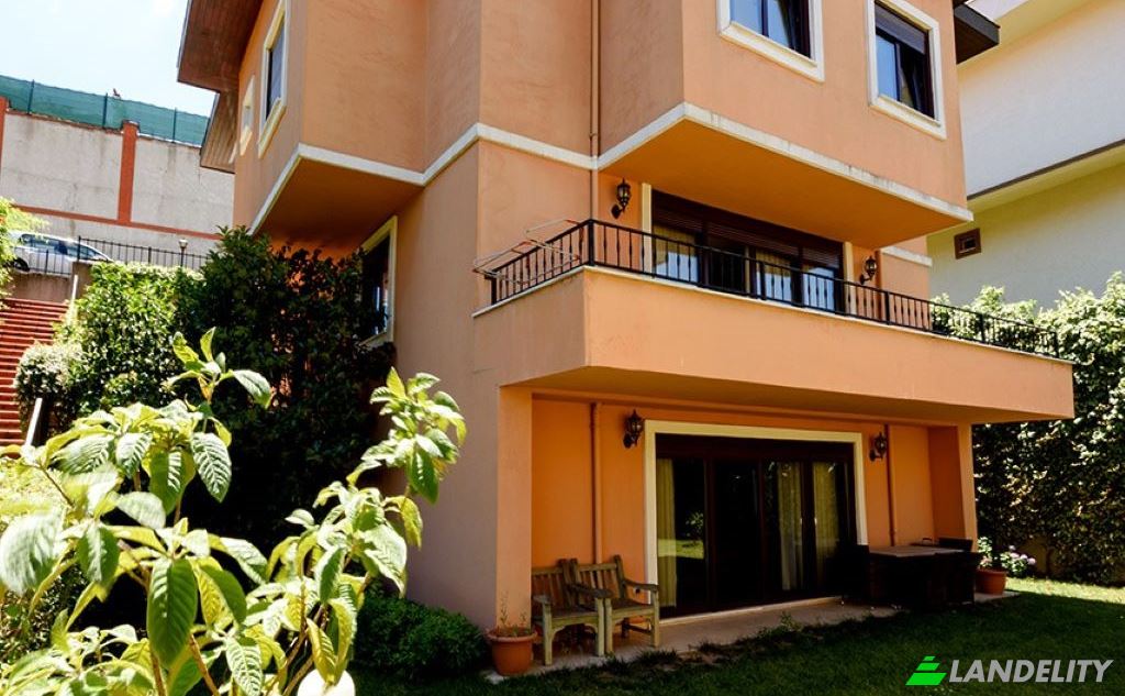 Single Family Home for Sale Burhaniye, Dogu Karadeniz Cd, 34676 Uskudar Istanbul, Istanbul, Uskudar, Turkiye. Photo 1