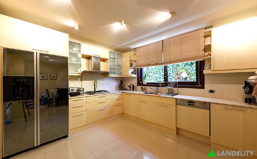 Single Family Home for Sale Burhaniye, Dogu Karadeniz Cd, 34676 Uskudar Istanbul, Istanbul, Uskudar, Turkiye. Photo 11