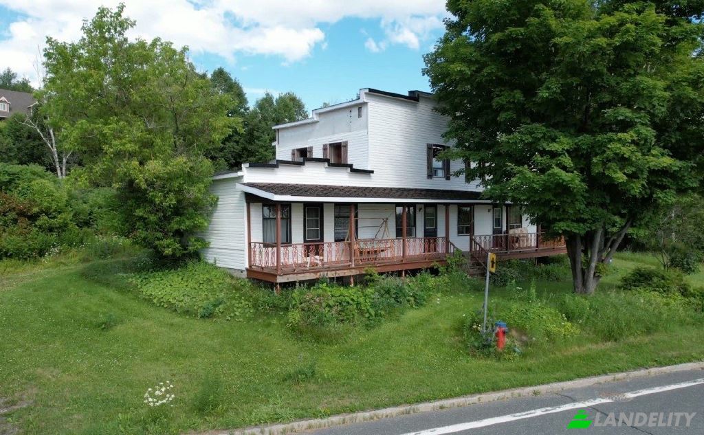 Single Family Home for Sale Rte du Village, Saint-Leon-de-Standon, Chaudiere-Appalaches, Quebec, Canada. Photo 1