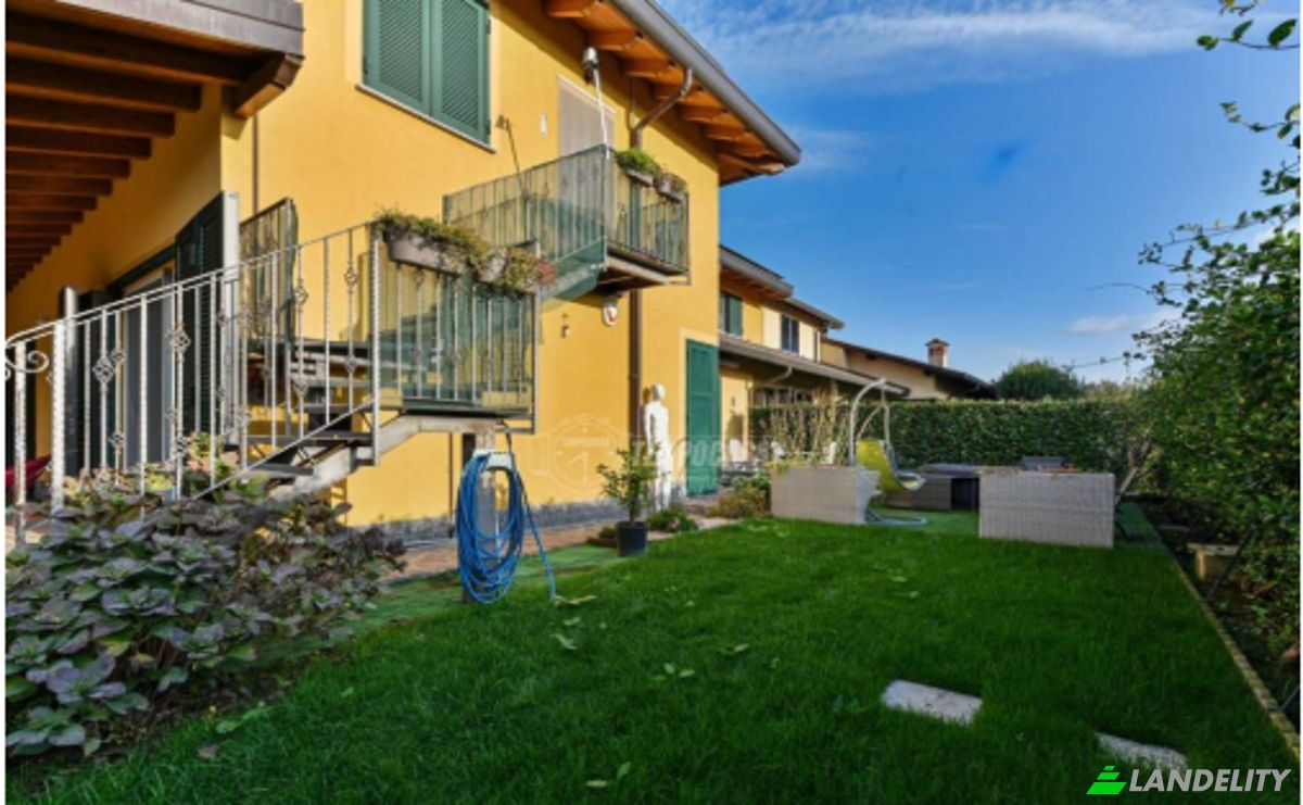 Villa for Sale Via Nazario Sauro, 20847 Albiate MB, Albiate, Province of Monza and Brianza, Lombardy, Italy. Photo 1