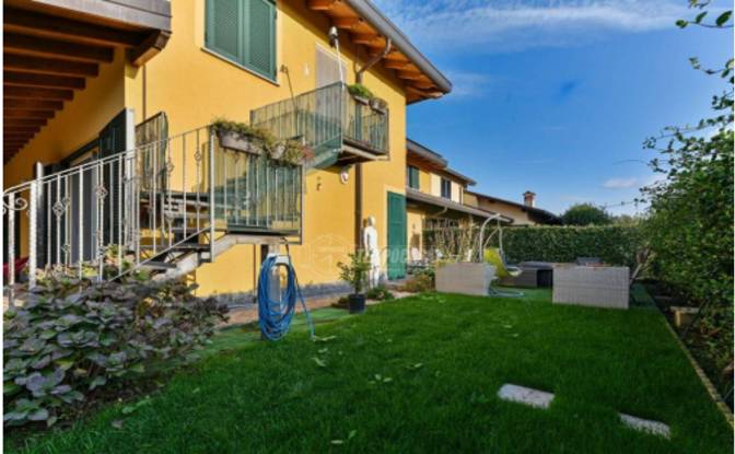 Villa for Sale - Albiate, Italy