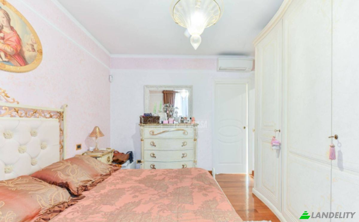 Villa for Sale Via Nazario Sauro, 20847 Albiate MB, Albiate, Province of Monza and Brianza, Lombardy, Italy. Photo 8