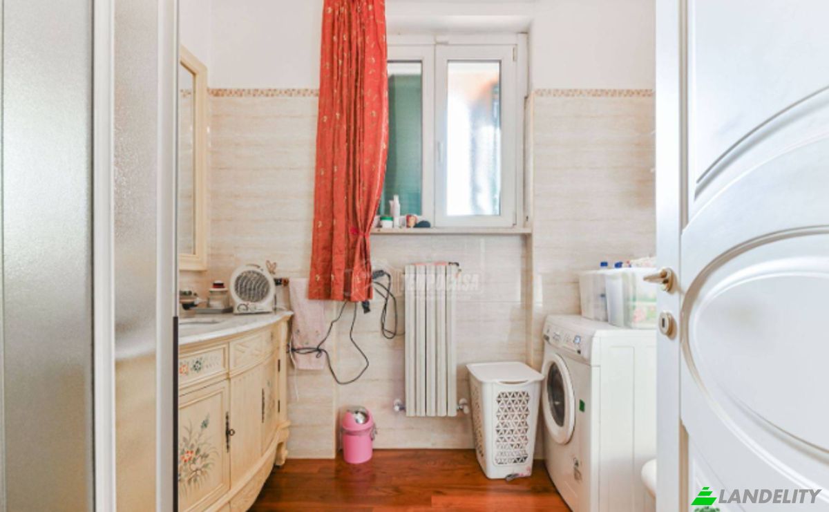 Villa for Sale Via Nazario Sauro, 20847 Albiate MB, Albiate, Province of Monza and Brianza, Lombardy, Italy. Photo 21