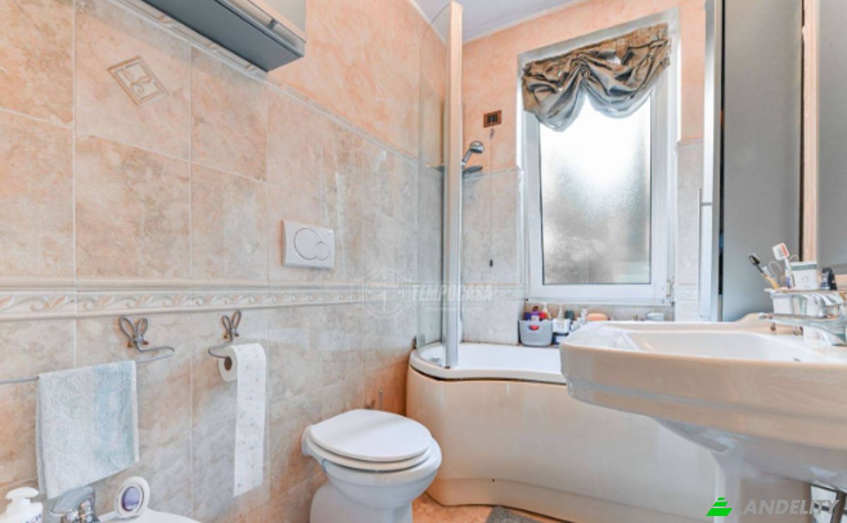 Villa for Sale Via Nazario Sauro, 20847 Albiate MB, Albiate, Province of Monza and Brianza, Lombardy, Italy. Photo 9