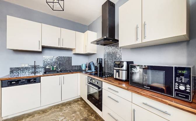 Townhouse for Sale 28 Bd Foch, 84000 Avignon. Photo#3 Townhouse for Sale 28 Bd Foch, 84000 Avignon. Photo#3