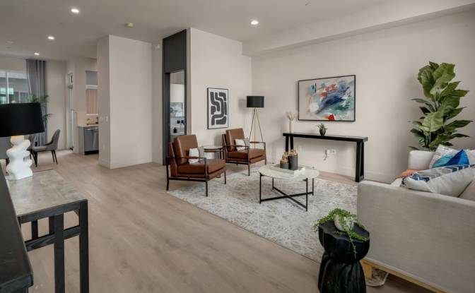 Single Family Home for Sale 125 W Plymouth St. Photo#3