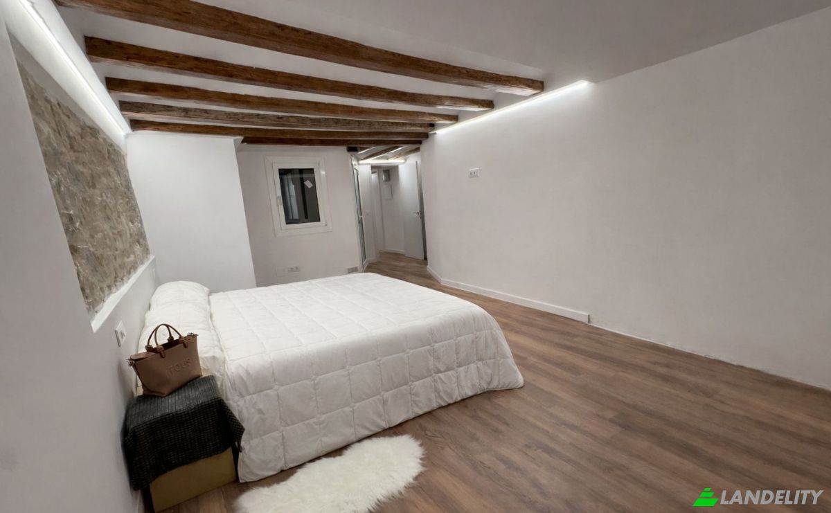 Apartment for Sale Carrer dAtaulf, Ciutat Vella, Barcelona, Catalonia, Spain. Photo 15