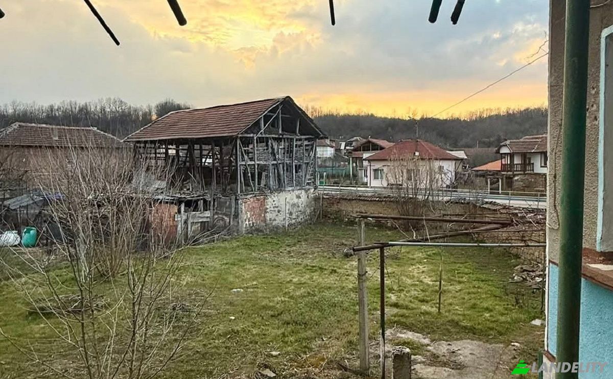 Single Family Home for Sale 3528 Borovtsi, Borovtsi, Berkovitza, Montana Province, Bulgaria. Photo 2