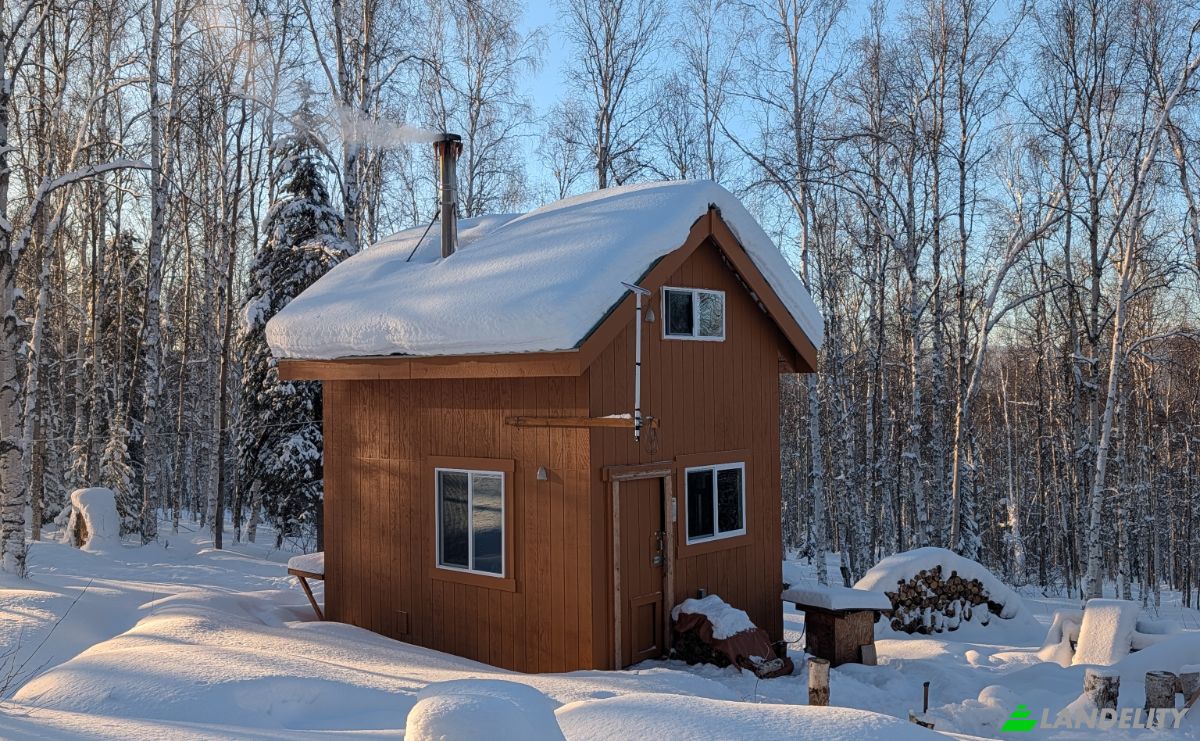 Cabin/Cottage for Sale 4645 Treasure St, Fairbanks, Fairbanks North Star Borough, Alaska, United States, AK 99712, USA. Photo 1