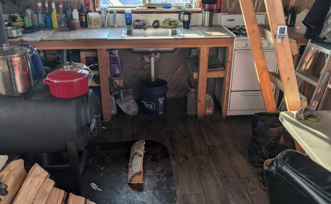 Cabin/Cottage for Sale 4645 Treasure St, Fairbanks. Photo#2 Cabin/Cottage for Sale 4645 Treasure St, Fairbanks. Photo#2