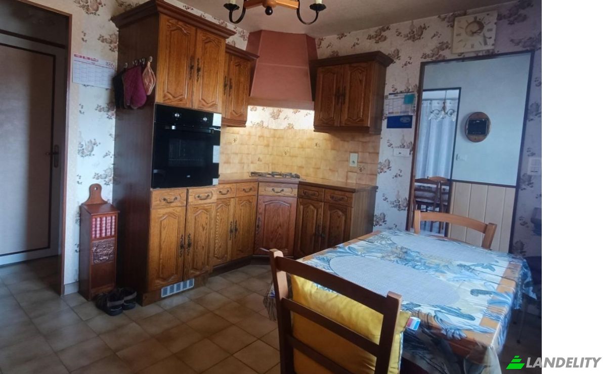Single Family Home for Sale 27 Rue de la Gare, 70100 Essertenne-et-Cecey, Essertenne-et-Cecey, Haute-Saone, Bourgogne-Franche-Comte, France. Photo 8