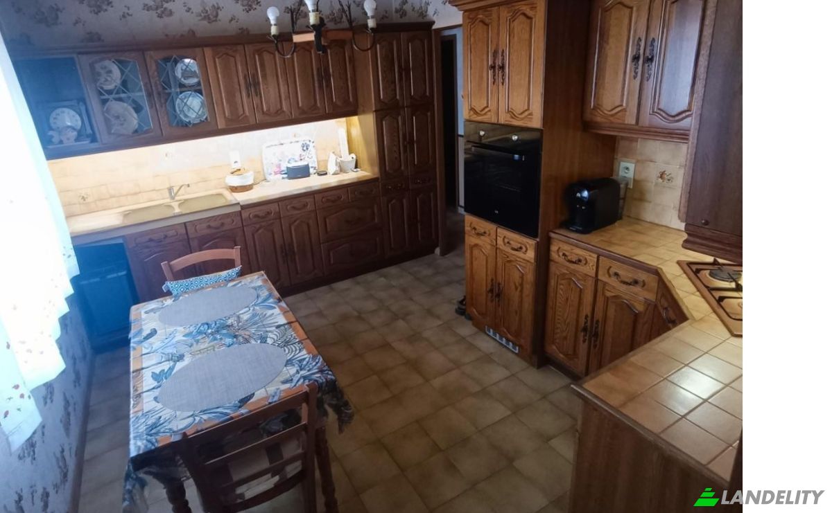 Single Family Home for Sale 27 Rue de la Gare, 70100 Essertenne-et-Cecey, Essertenne-et-Cecey, Haute-Saone, Bourgogne-Franche-Comte, France. Photo 9