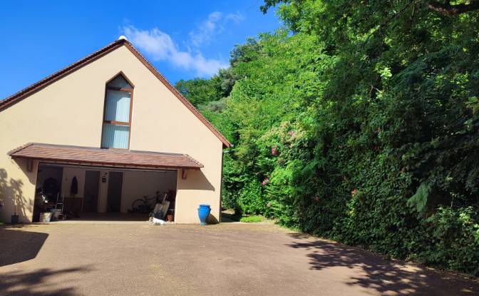 Villa for Sale - Treigny-Perreuse-Sainte-Colombe, France