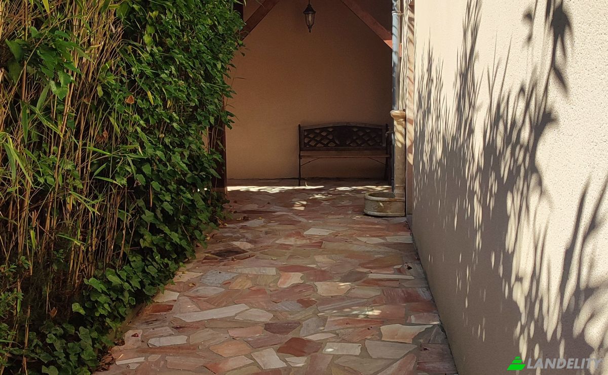 Villa for Sale 520 La Maison Rouge, 89520 Treigny-Perreuse-Sainte-Colombe, Treigny-Perreuse-Sainte-Colombe, Yonne, Bourgogne-Franche-Comte, France. Photo 4