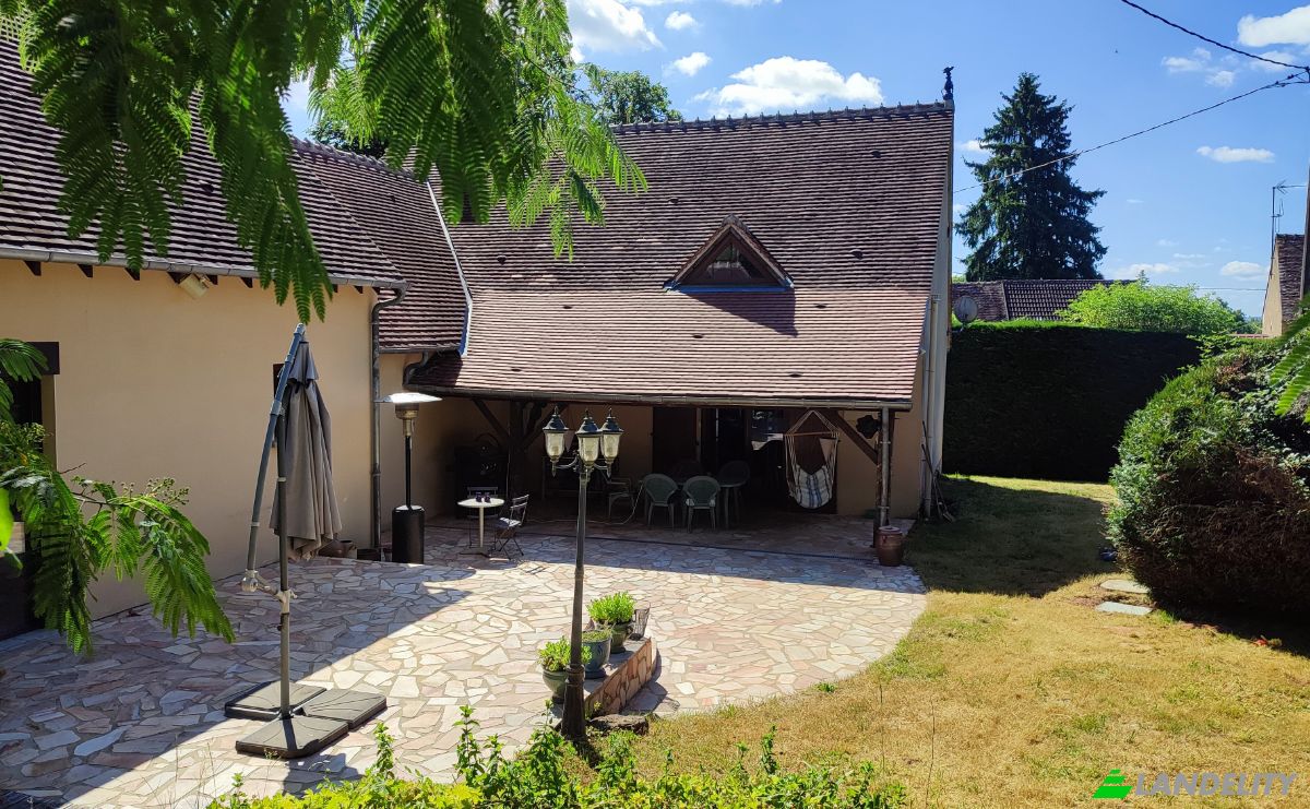 Villa for Sale 520 La Maison Rouge, 89520 Treigny-Perreuse-Sainte-Colombe, Treigny-Perreuse-Sainte-Colombe, Yonne, Bourgogne-Franche-Comte, France. Photo 7