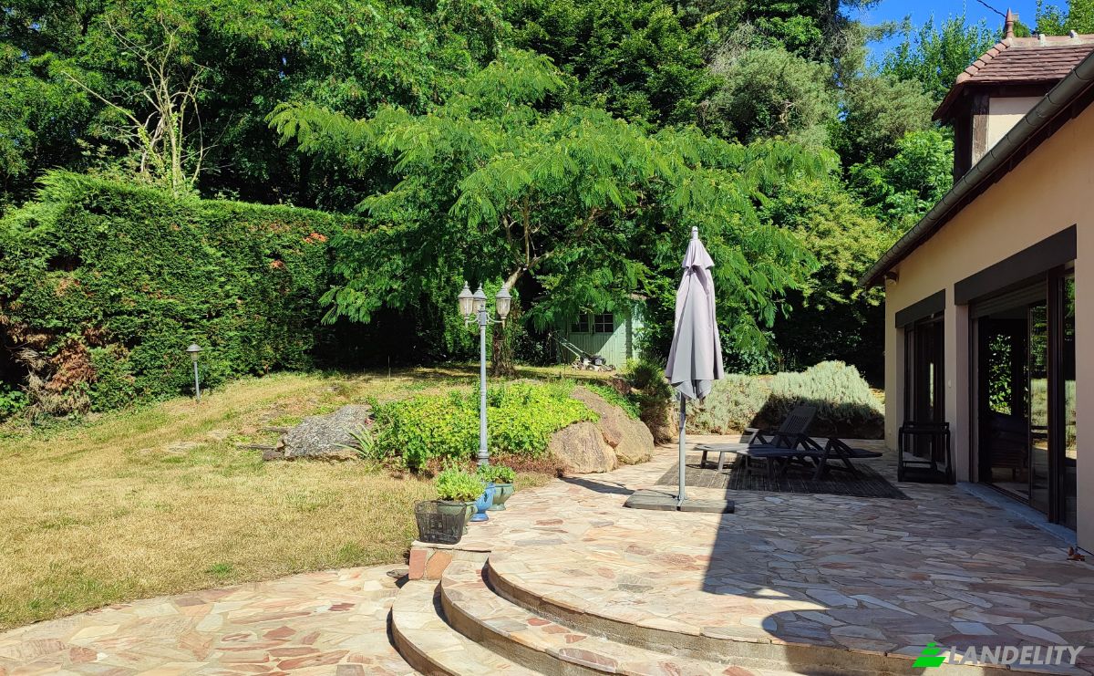 Villa for Sale 520 La Maison Rouge, 89520 Treigny-Perreuse-Sainte-Colombe, Treigny-Perreuse-Sainte-Colombe, Yonne, Bourgogne-Franche-Comte, France. Photo 8