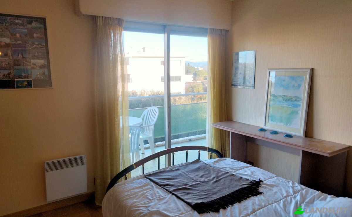 Apartment for Sale 25 Chem de la Peyregoue, 06600 Antibes, Antibes, Alpes-Maritimes, Provence-Alpes-Cote dAzur, France. Photo 6