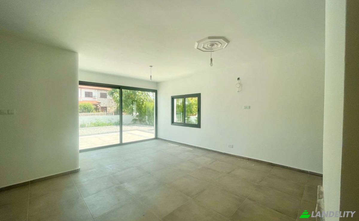 Villa for Sale Pazar Sokak, Esentepe 99400, Esentepe, Gozubuyuk. Photo 3