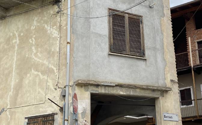 Townhouse for Sale Via Battisti, 13045 Lozzolo VC. Photo#3 Townhouse for Sale Via Battisti, 13045 Lozzolo VC. Photo#3