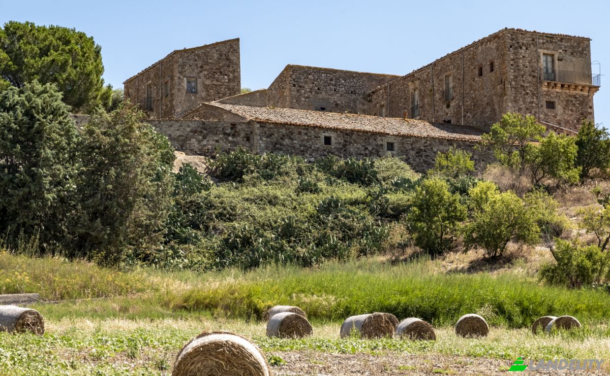 Farm/Ranch for Sale Strada Senza Nome, 90027 Petralia Sottana PA, Petralia Sottana, Metropolitan City of Palermo, Sicily, Italy. Photo 1