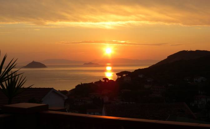 Villa for Sale - Cavo, Italy