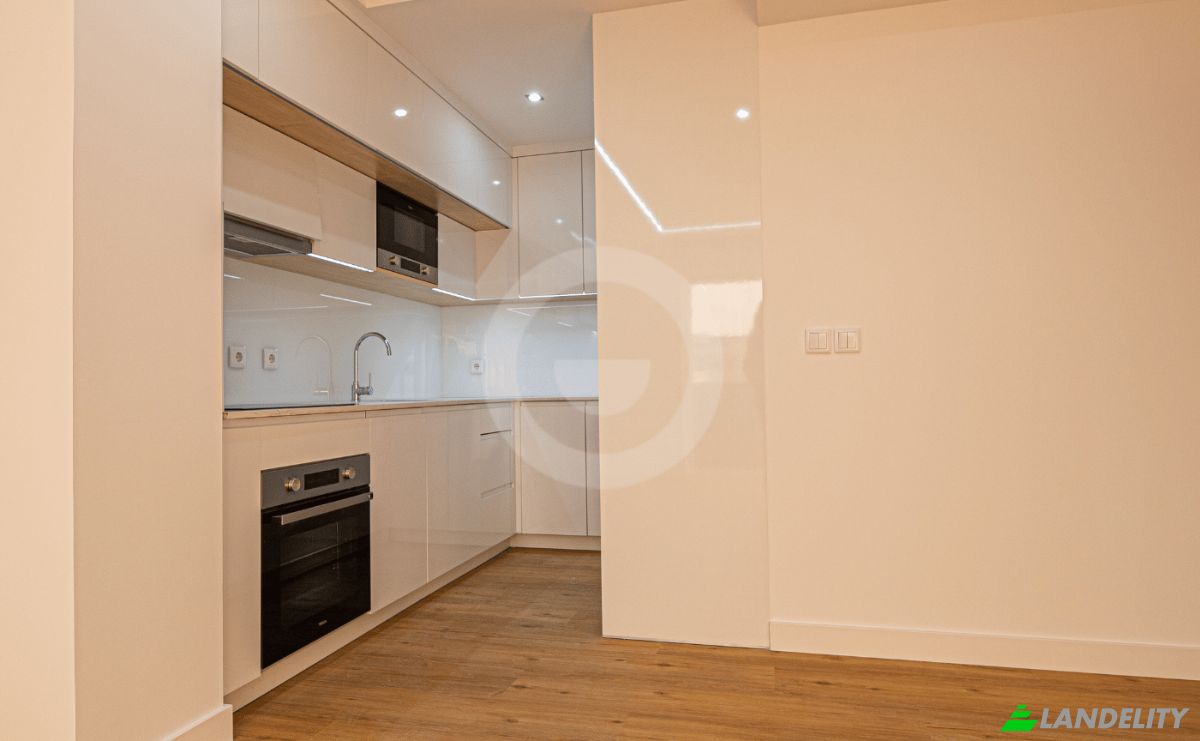 Apartment for Sale Tv dos Campos 380, 4000-153 Porto, Porto, Porto District, Portugal. Photo 1