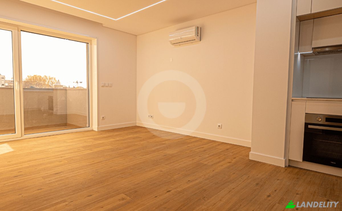 Apartment for Sale Tv dos Campos 380, 4000-153 Porto, Porto, Porto District, Portugal. Photo 2