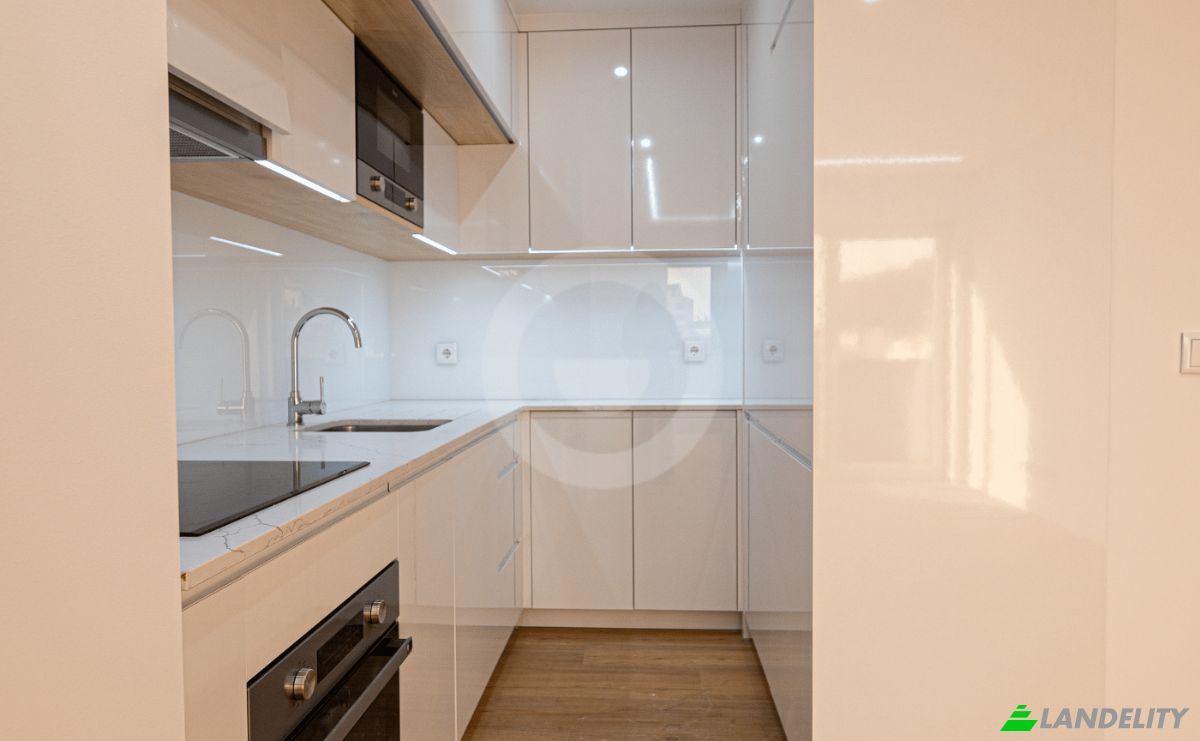 Apartment for Sale Tv dos Campos 380, 4000-153 Porto, Porto, Porto District, Portugal. Photo 3