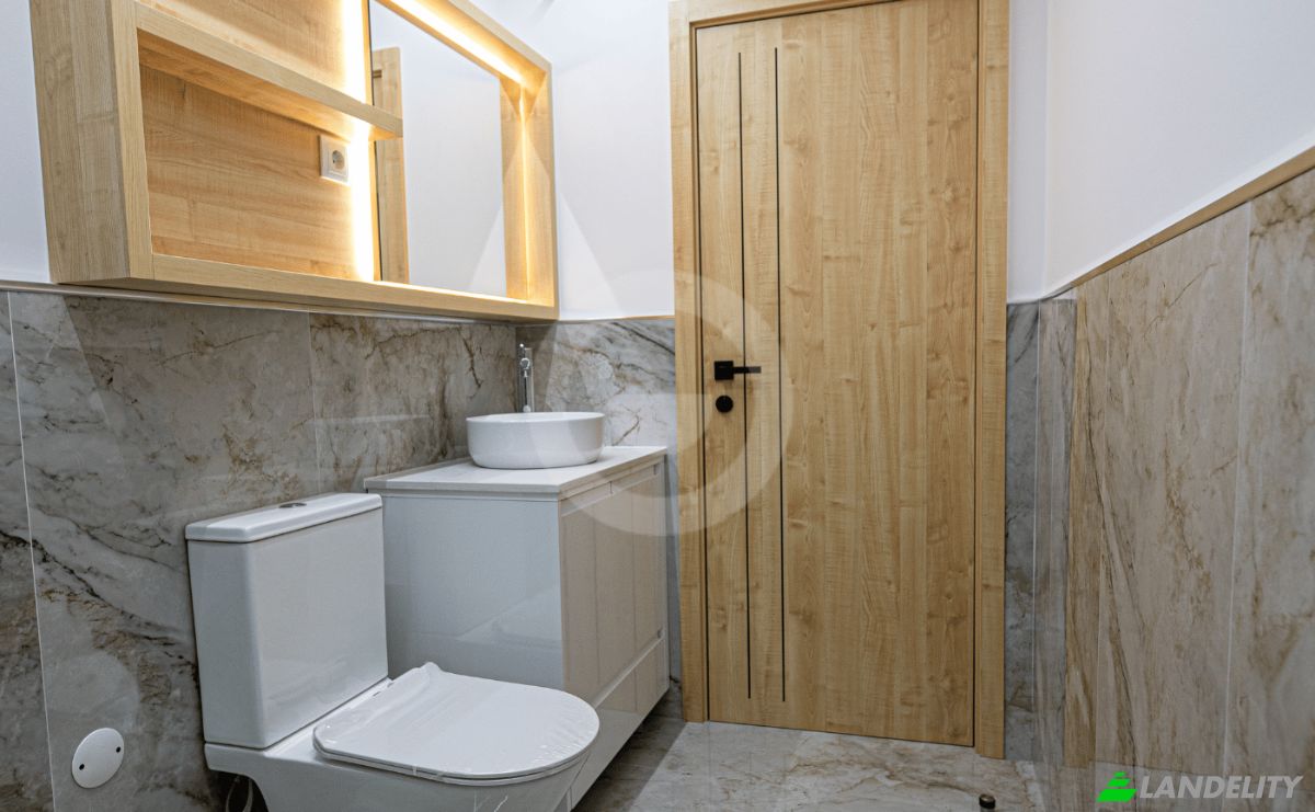 Apartment for Sale Tv dos Campos 380, 4000-153 Porto, Porto, Porto District, Portugal. Photo 8