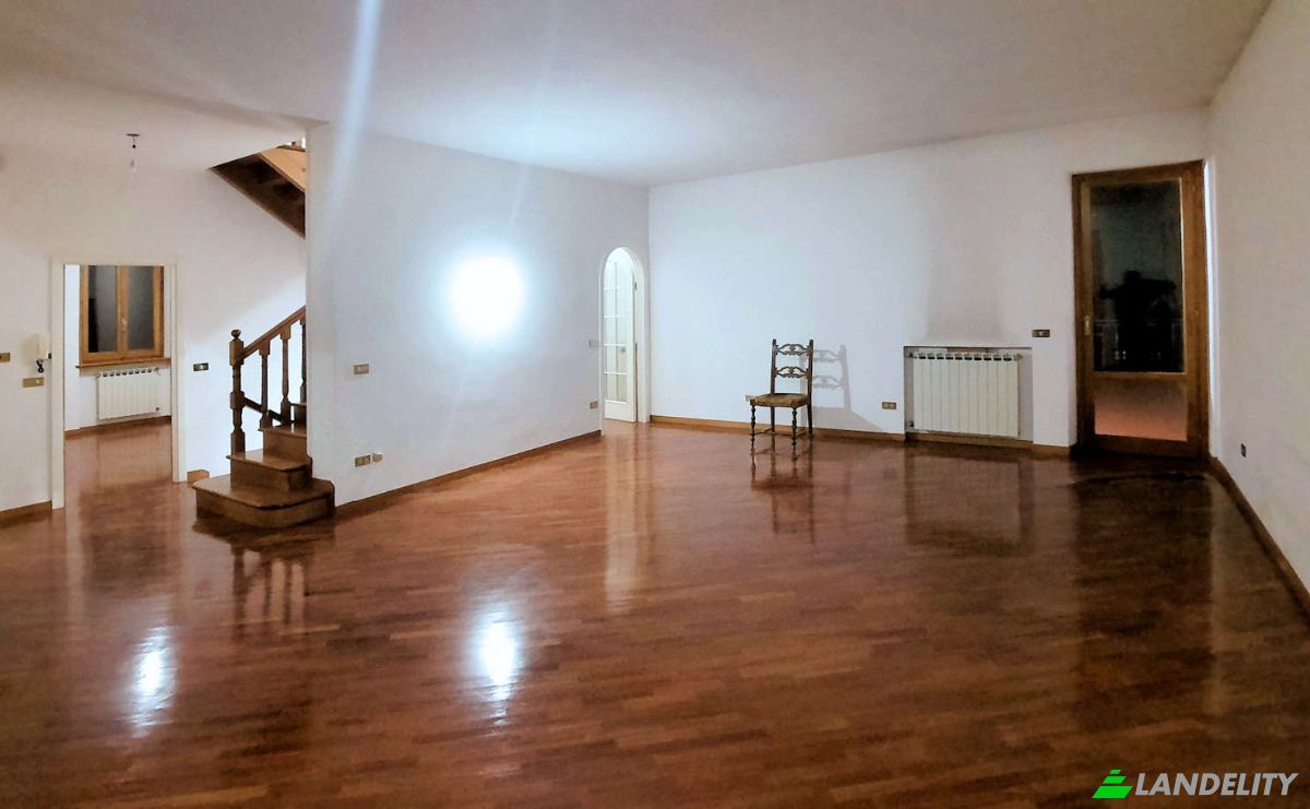 Villa for Sale Ponte Simonetta, 61045 Ponte della Simonetta PU, Ponte della Simonetta, Province of Pesaro and Urbino, Marche, Italy. Photo 14