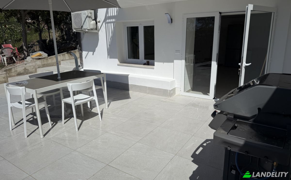 Townhouse for Sale Viale degli Ulivi, 84043 Agropoli SA, Agropoli, Province of Salerno, Campania, Italy. Photo 4