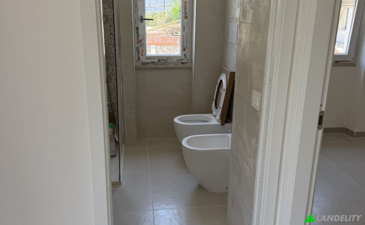 Townhouse for Sale Viale degli Ulivi, 84043 Agropoli SA, Agropoli, Province of Salerno, Campania, Italy. Photo 8