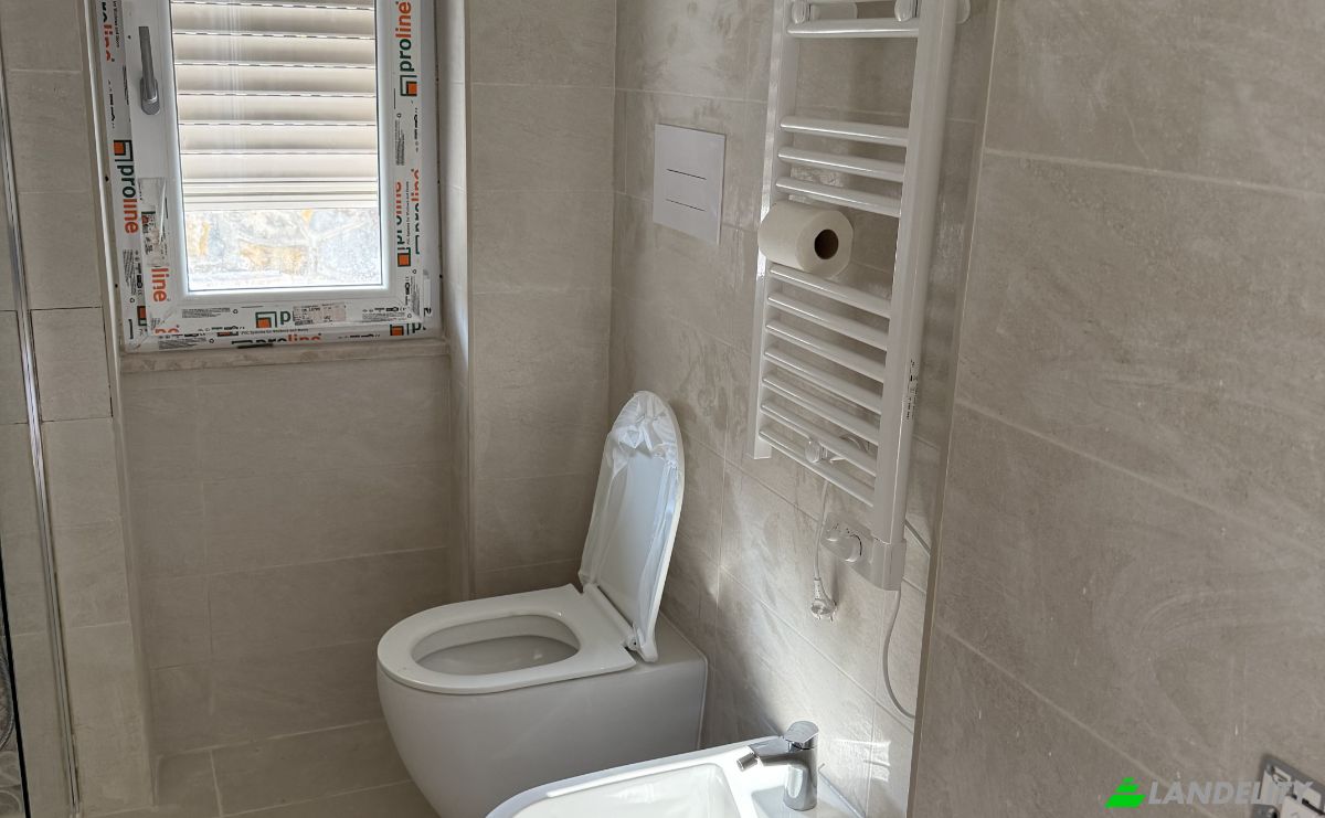 Townhouse for Sale Viale degli Ulivi, 84043 Agropoli SA, Agropoli, Province of Salerno, Campania, Italy. Photo 9