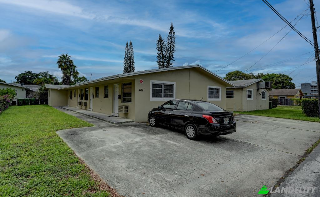 Single Family Home for Sale SE Ave, Hallandale Beach, Broward County, Florida, United States, FL 33009, USA. Photo 2