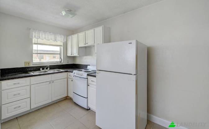 Single Family Home for Sale SE Ave. Photo#4