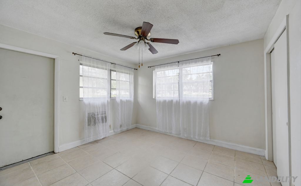 Single Family Home for Sale SE Ave, Hallandale Beach, Broward County, Florida, United States, FL 33009, USA. Photo 5