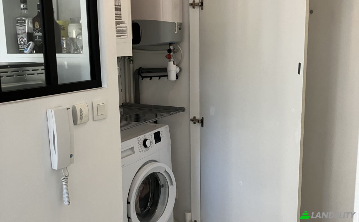 Apartment for Sale 60bis Bd du Val Claret, 06600 Antibes, Antibes, Alpes-Maritimes, Provence-Alpes-Cote dAzur, France. Photo 5