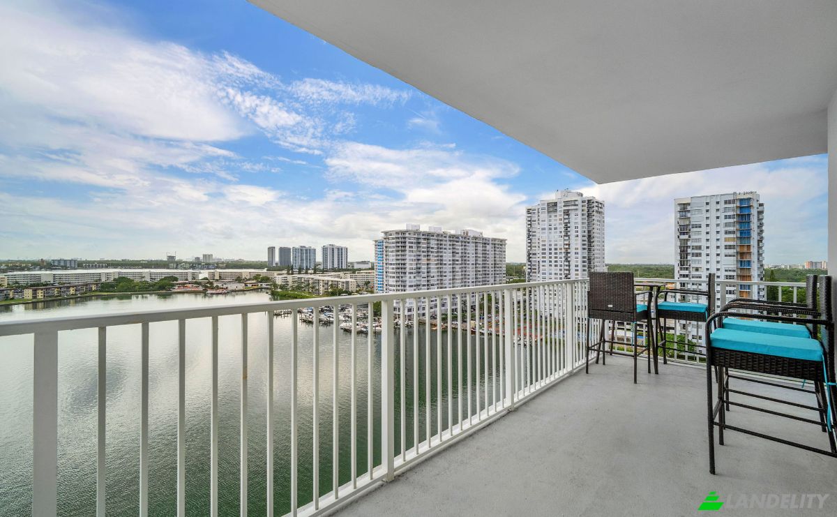 Condo for Sale Admirals Port, Aventura, Miami-Dade County, Florida, United States, FL 33160, USA. Photo 19