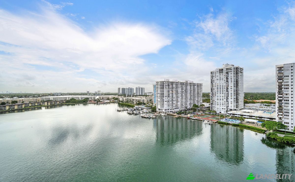 Condo for Sale Admirals Port, Aventura, Miami-Dade County, Florida, United States, FL 33160, USA. Photo 23