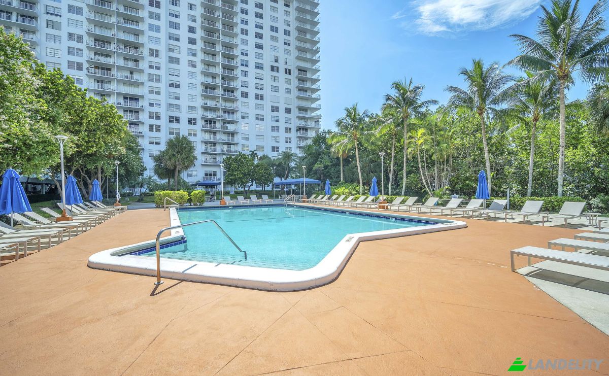 Condo for Sale Admirals Port, Aventura, Miami-Dade County, Florida, United States, FL 33160, USA. Photo 5