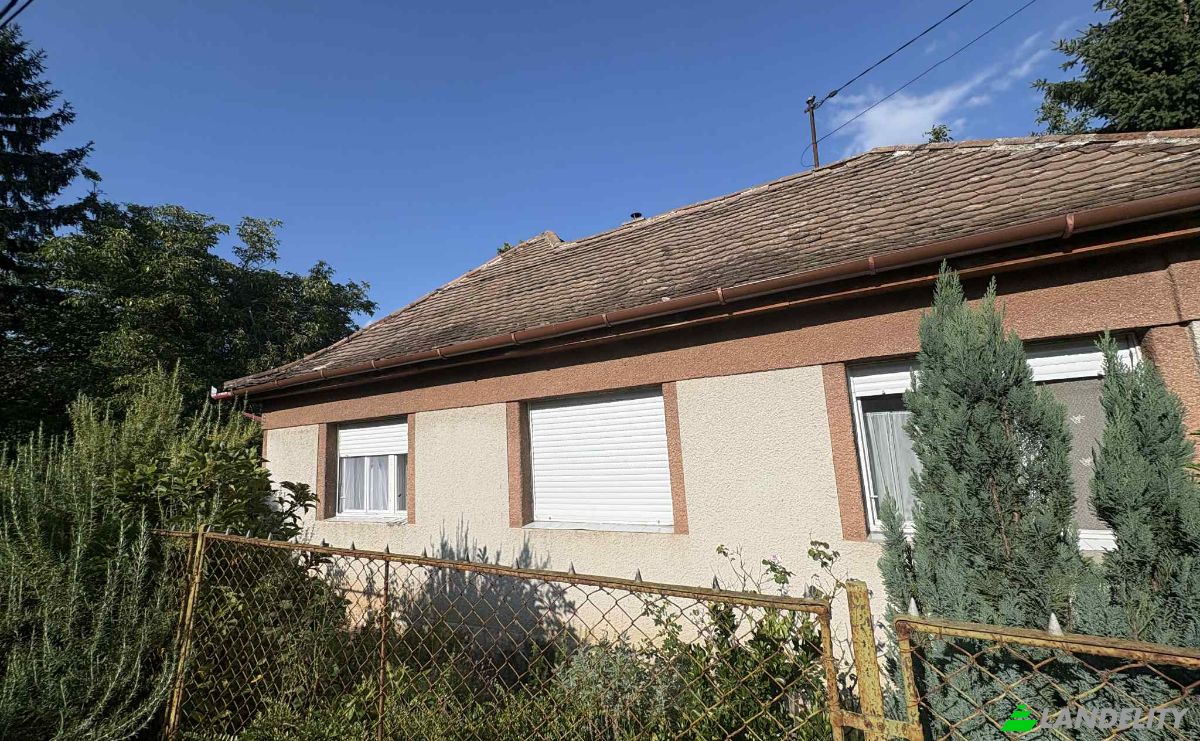 Duplex for Sale Pecs, Pecs District, Baranya, Hungary, Posa Lajos u 24, 7627 Hungary. Photo 1