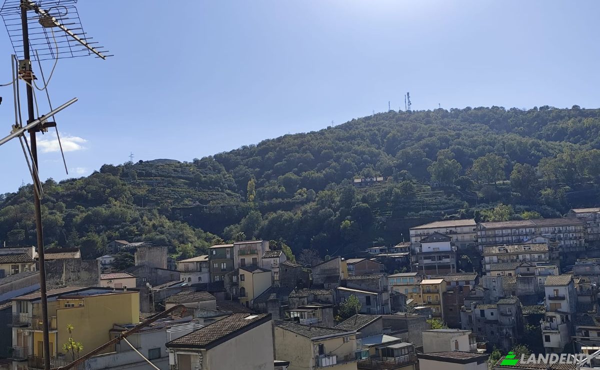 Single Family Home for Sale Via Regina Margherita, 169, 95012 Castiglione di Sicilia CT, Castiglione di Sicilia, Metropolitan city of Catania, Sicily, Italy. Photo 6